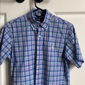 Short sleeve button down